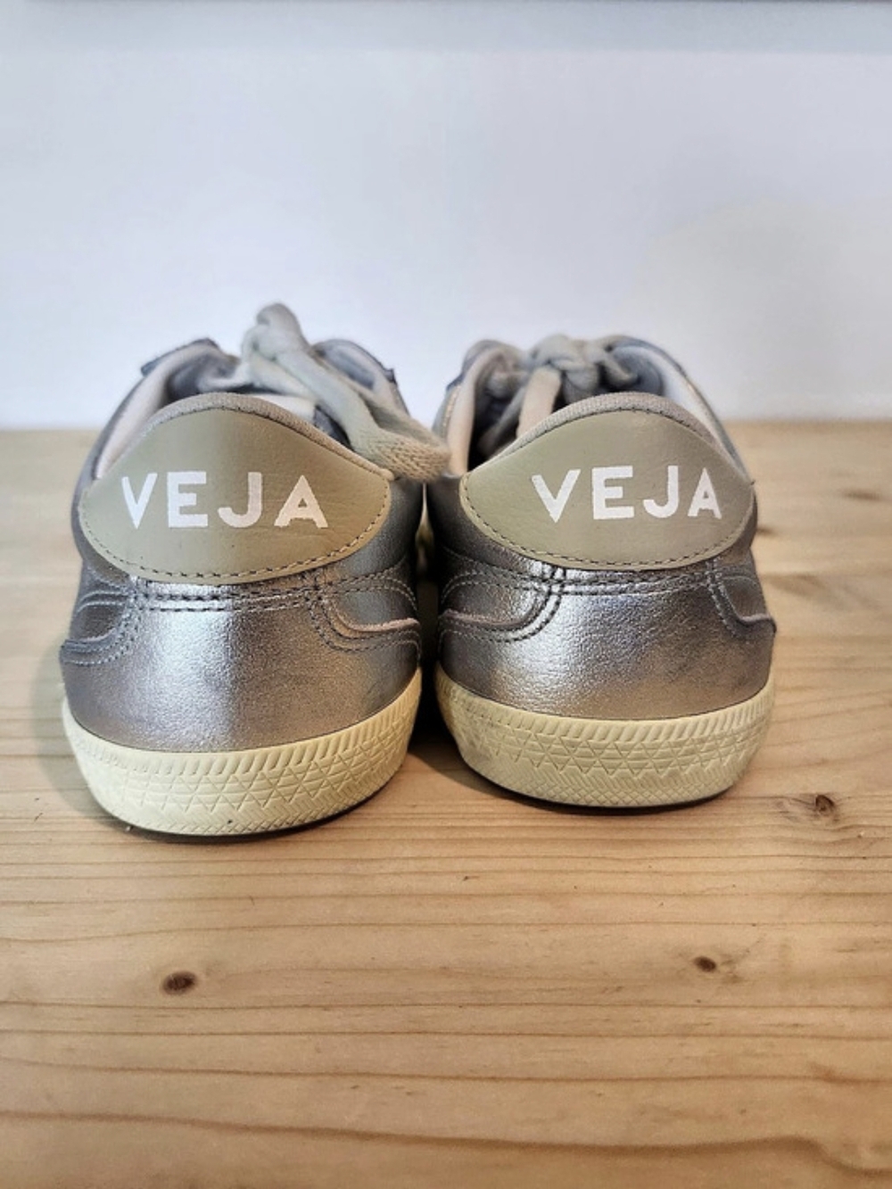 Veja Volley O.T. Leather Sneakers Leather Sneakers Silver & Off-white Women's 6 - Picture 8 of 12